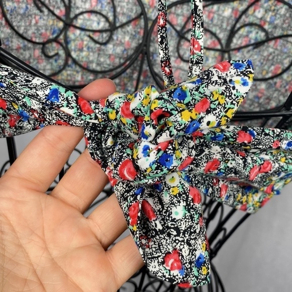 ANTHROPOLOGIE Pins & Needles Floral Smocked Cropped Halter Tank Top - Size XS - Picture 7 of 9